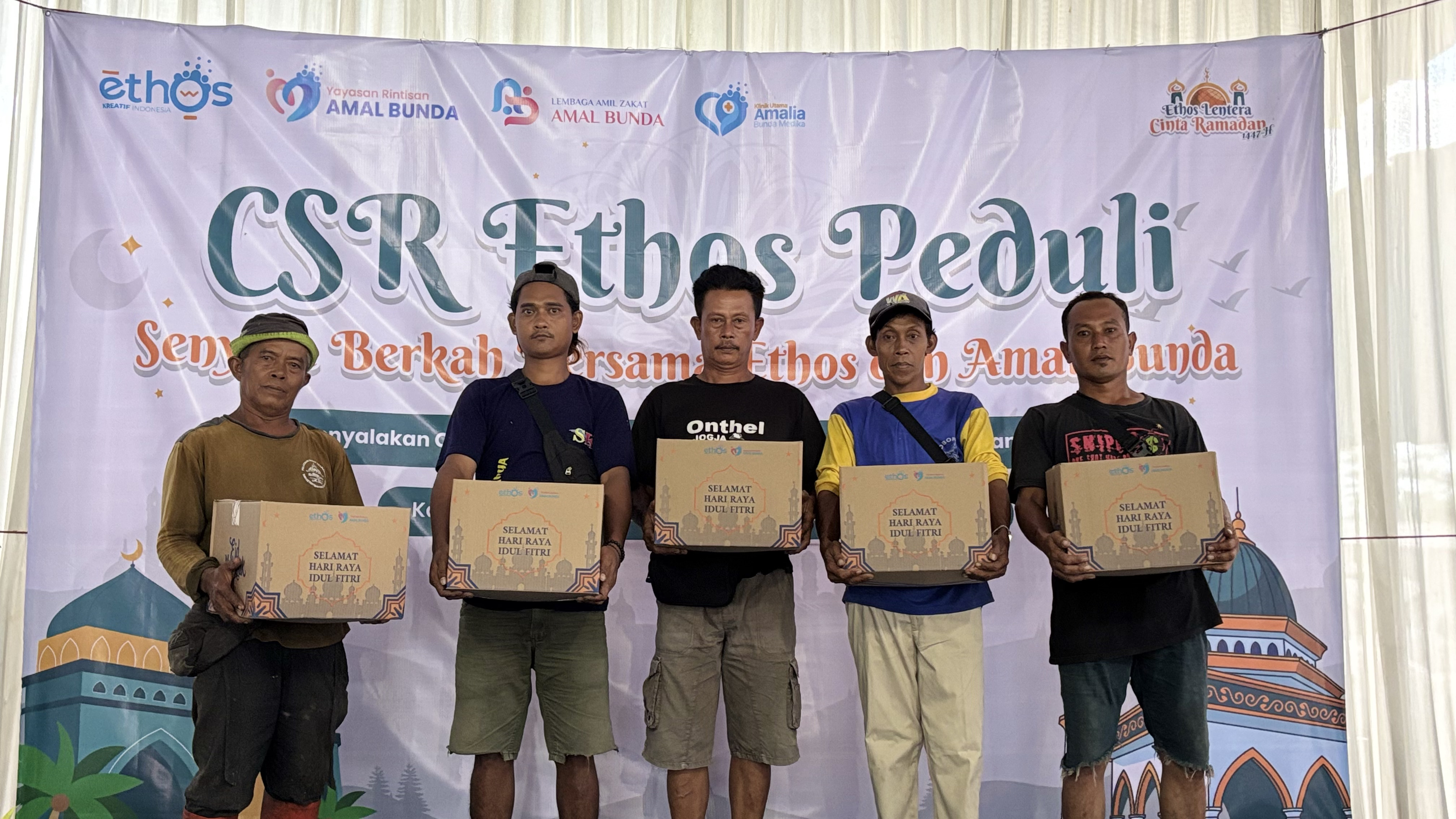 Ethos dan Amal Bunda Gelar Senyum Berkah Bersama Paguyuban Pemulung di TPA Tritih Lor, Jeruklegi, Cilacap